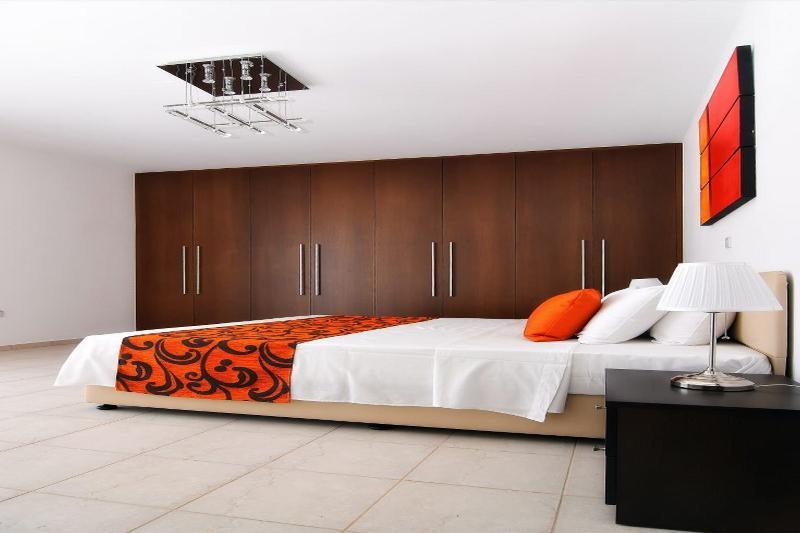 Oniros By Prestige Bookings Peyia Buitenkant foto